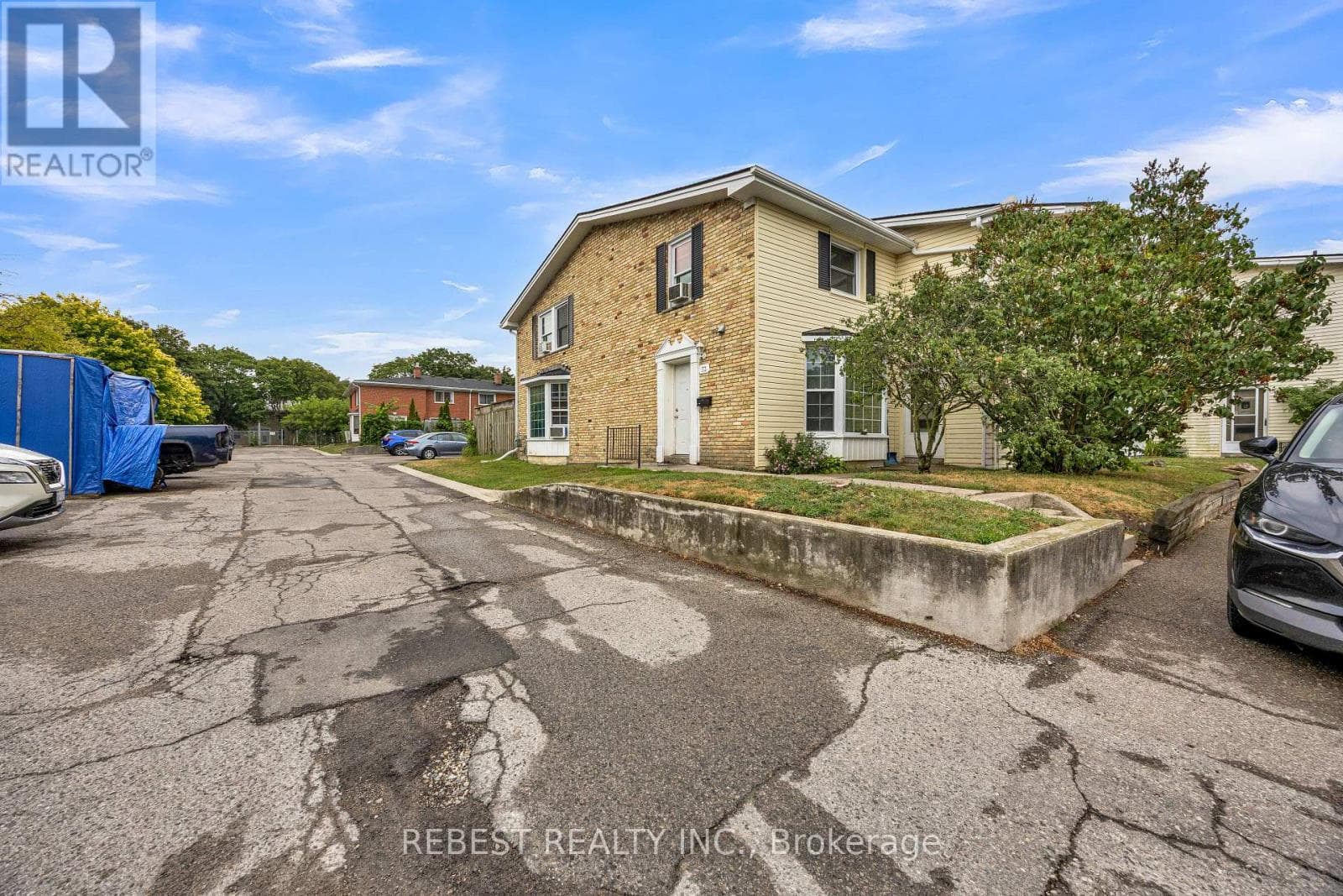 1- 73 Arbour Glen Crescent