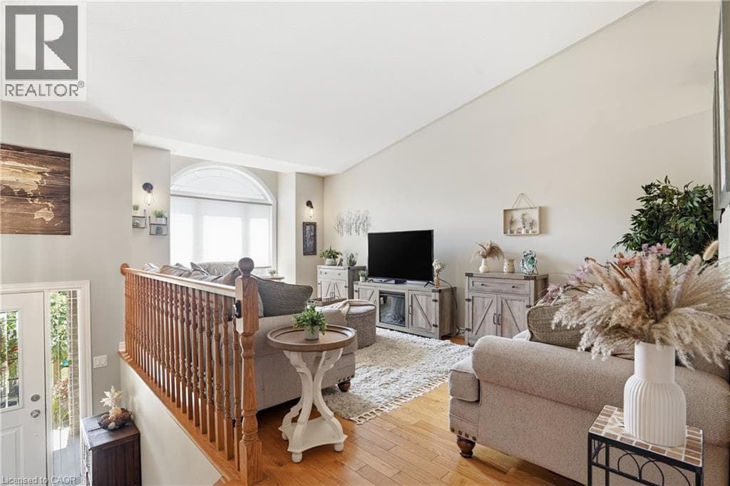 Single Family at 202 WELLBROOK Boulevard, Welland, Ontario - Photo 3 - RE/MAX Garden City Realty