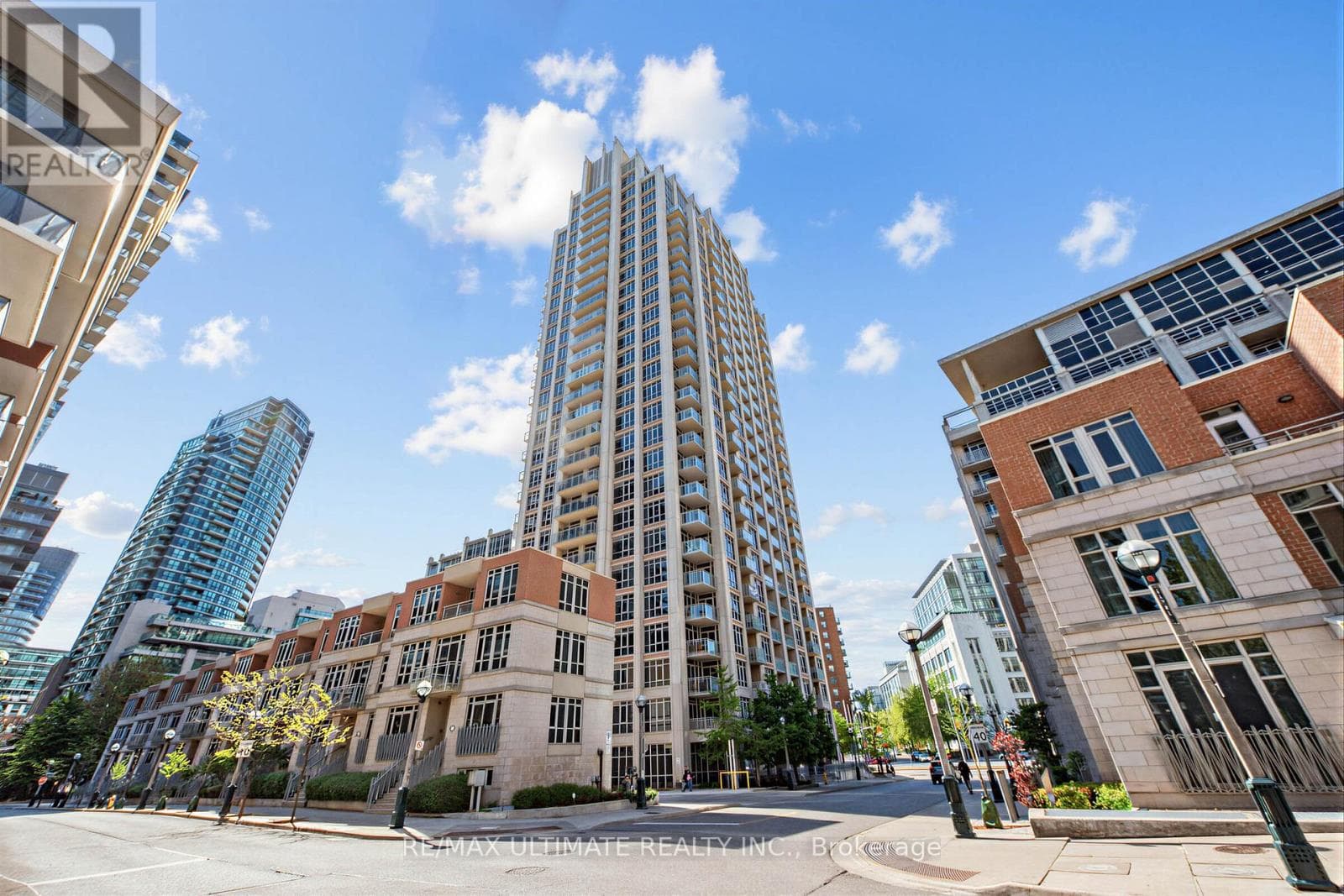 2301- 21 Grand Magazine Street