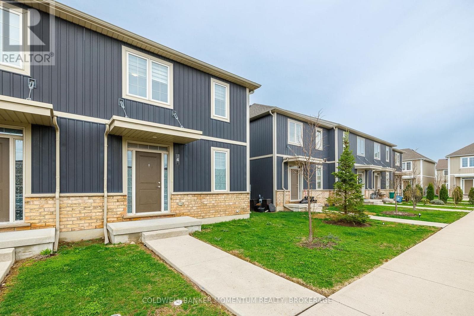 Single Family at 4- 18 Corbin Street, St. Catharines (Oakdale), Ontario - Photo 2 - RE/MAX Garden City Realty
