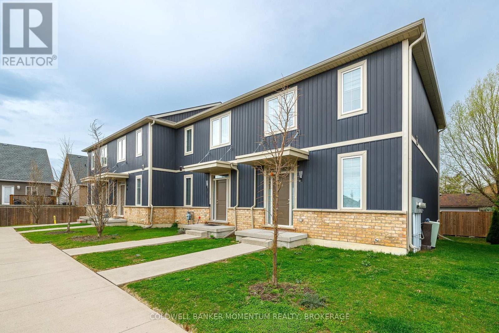 Single Family at 4- 18 Corbin Street, St. Catharines (Oakdale), Ontario - Photo 4 - RE/MAX Garden City Realty