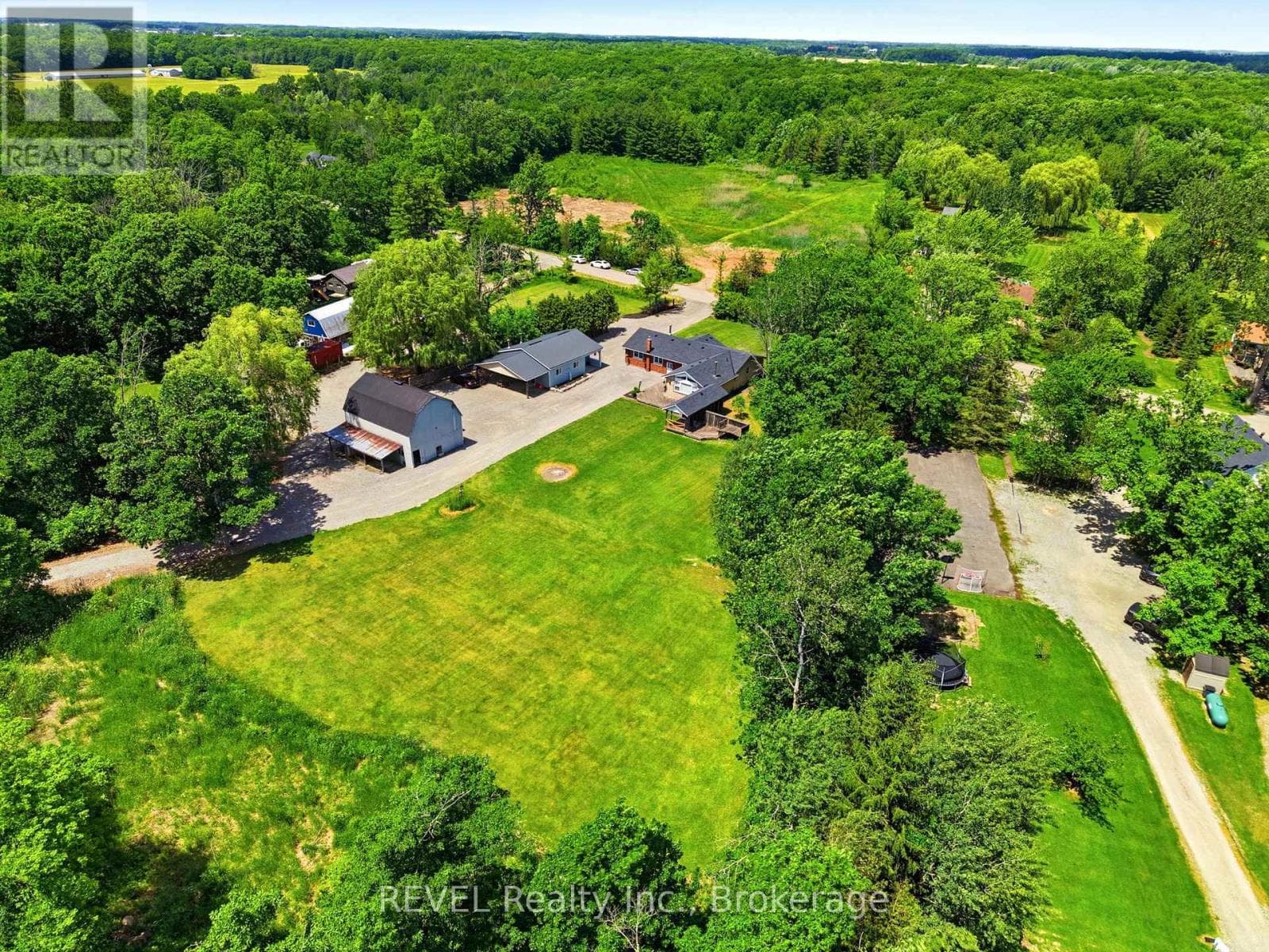 Single Family at 8238 Concession 5 Road, West Lincoln (West Lincoln), Ontario - Photo 4 - RE/MAX Garden City Realty