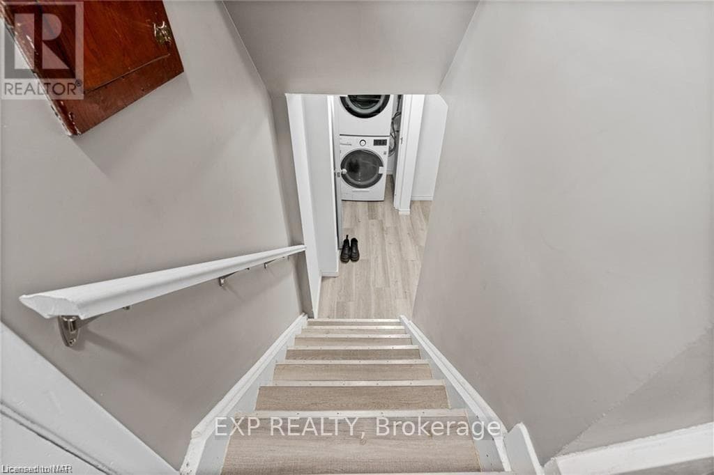 Single Family at Lower- 92 Margery Avenue, St. Catharines (Haig), Ontario - Photo 5 - RE/MAX Garden City Realty