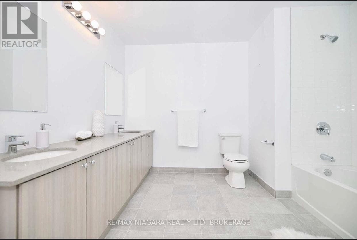 Single Family at 7711 Green Vista Gate, Niagara Falls (Oldfield), Ontario - Photo 10 - RE/MAX Garden City Realty