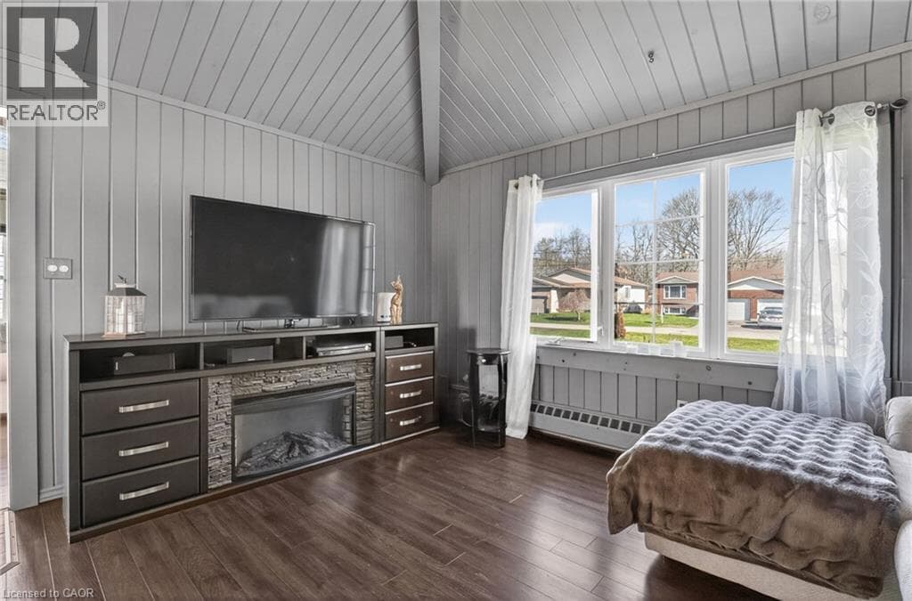 Single Family at 3149 JEWELL Avenue, Fort Erie, Ontario - Photo 10 - RE/MAX Garden City Realty