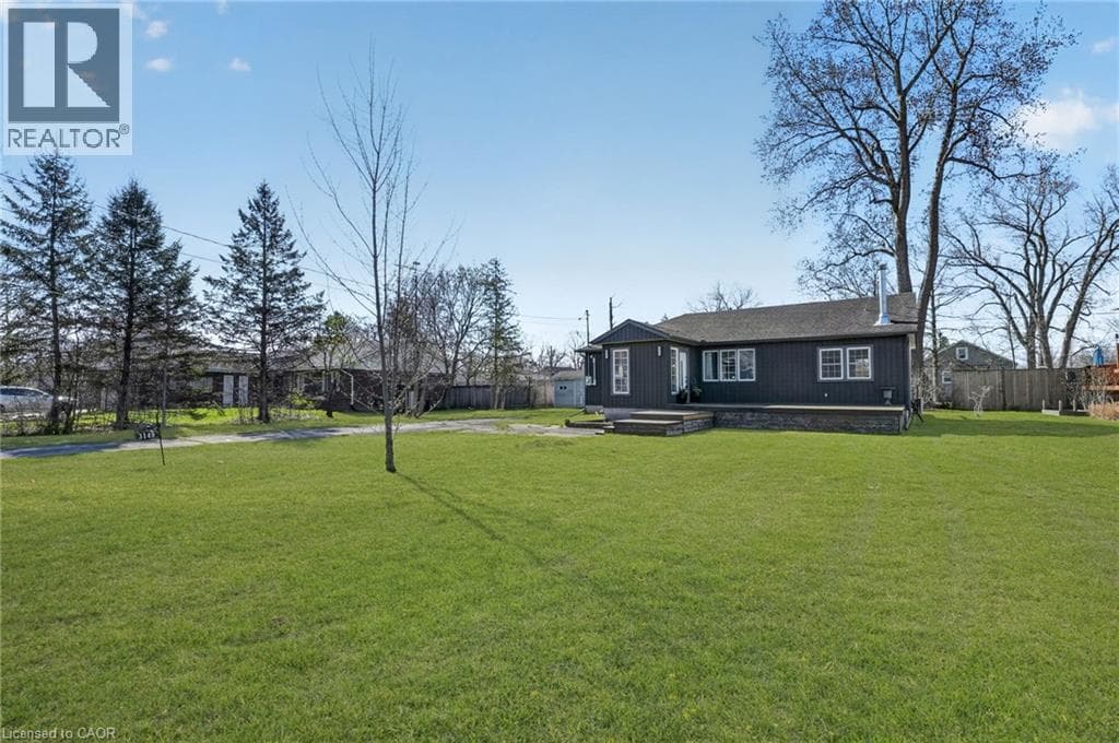 Single Family at 3149 JEWELL Avenue, Fort Erie, Ontario - Photo 4 - RE/MAX Garden City Realty