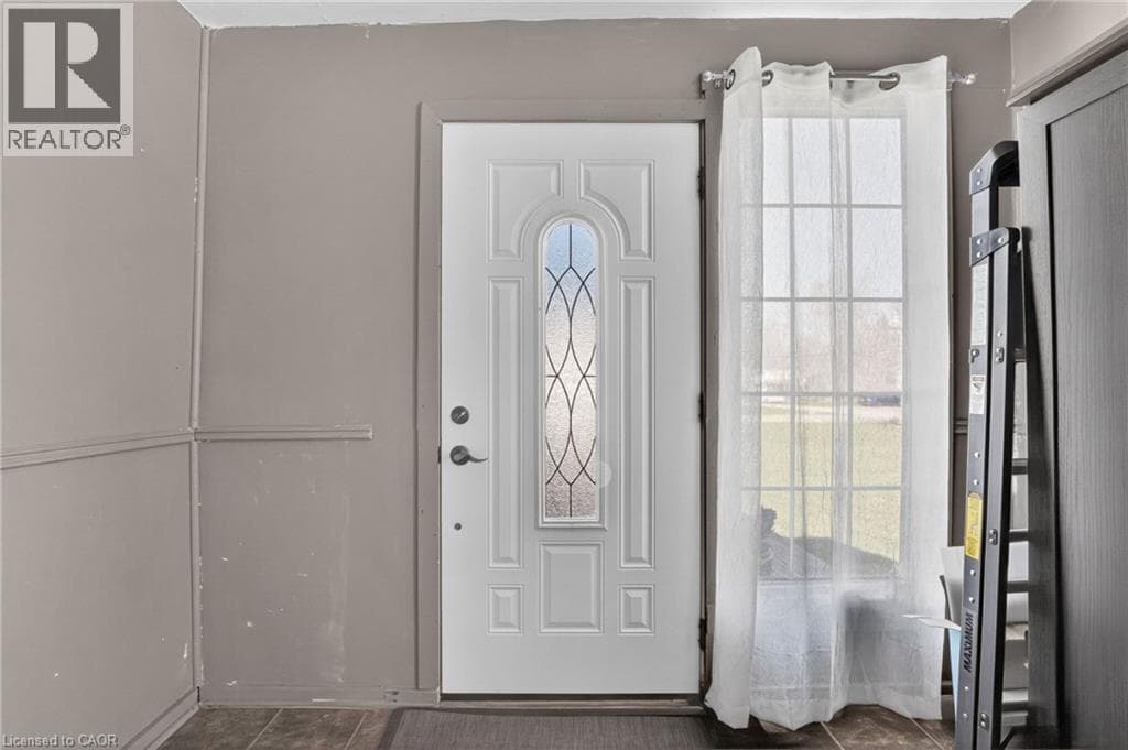 Single Family at 3149 JEWELL Avenue, Fort Erie, Ontario - Photo 6 - RE/MAX Garden City Realty