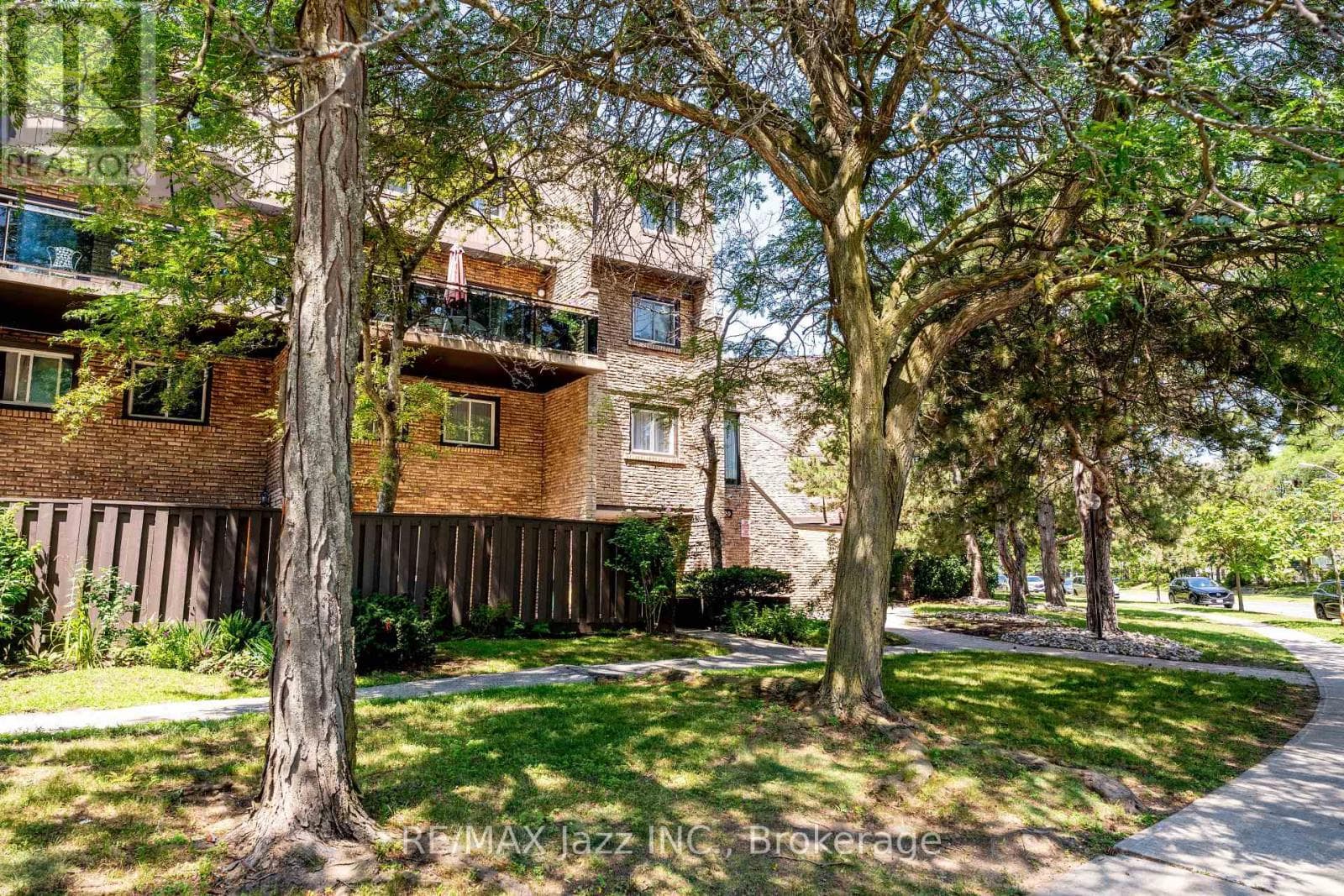 38- 120 Ling Road