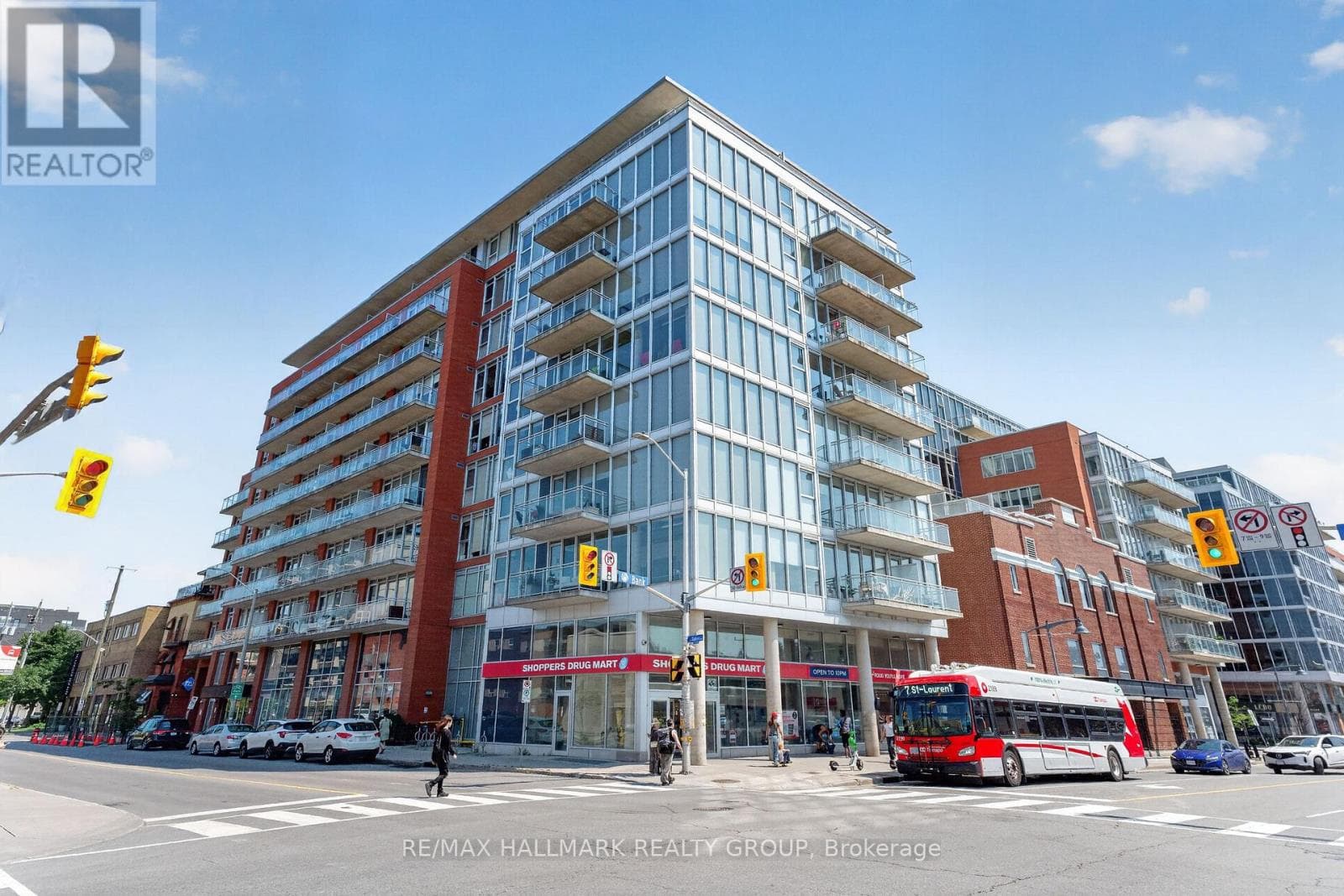Single Family at 606- 354 Gladstone Avenue, Ottawa, Ontario - Photo 2 - RE/MAX Garden City Realty