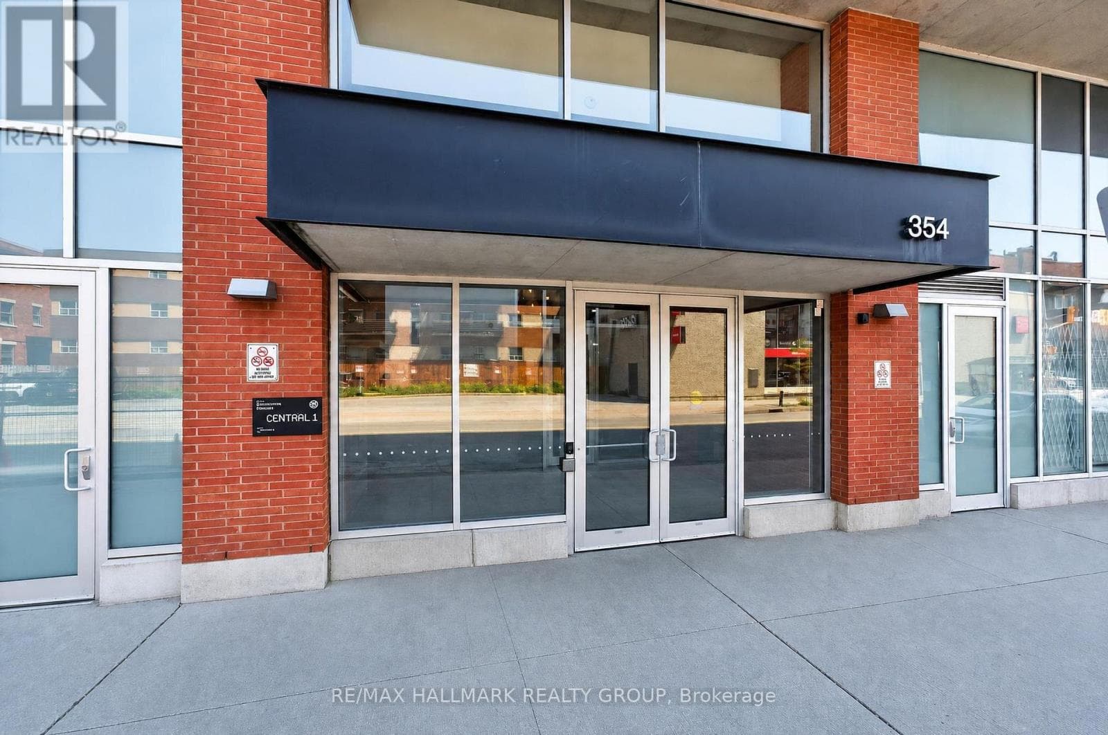 Single Family at 606- 354 Gladstone Avenue, Ottawa, Ontario - Photo 3 - RE/MAX Garden City Realty