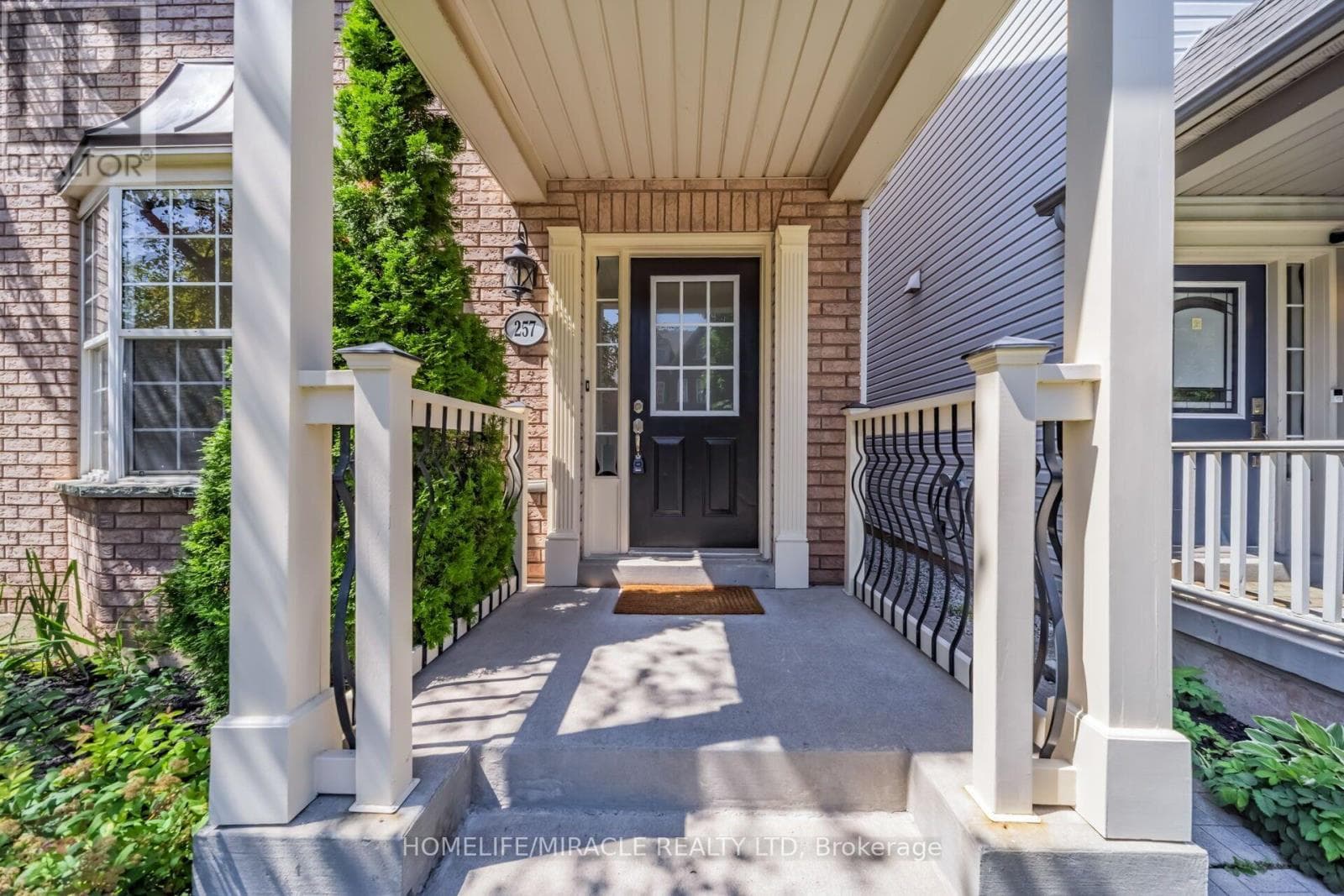 Single Family at 257 Gatwick Drive, Oakville (RO River Oaks), Ontario - Photo 2 - RE/MAX Garden City Realty