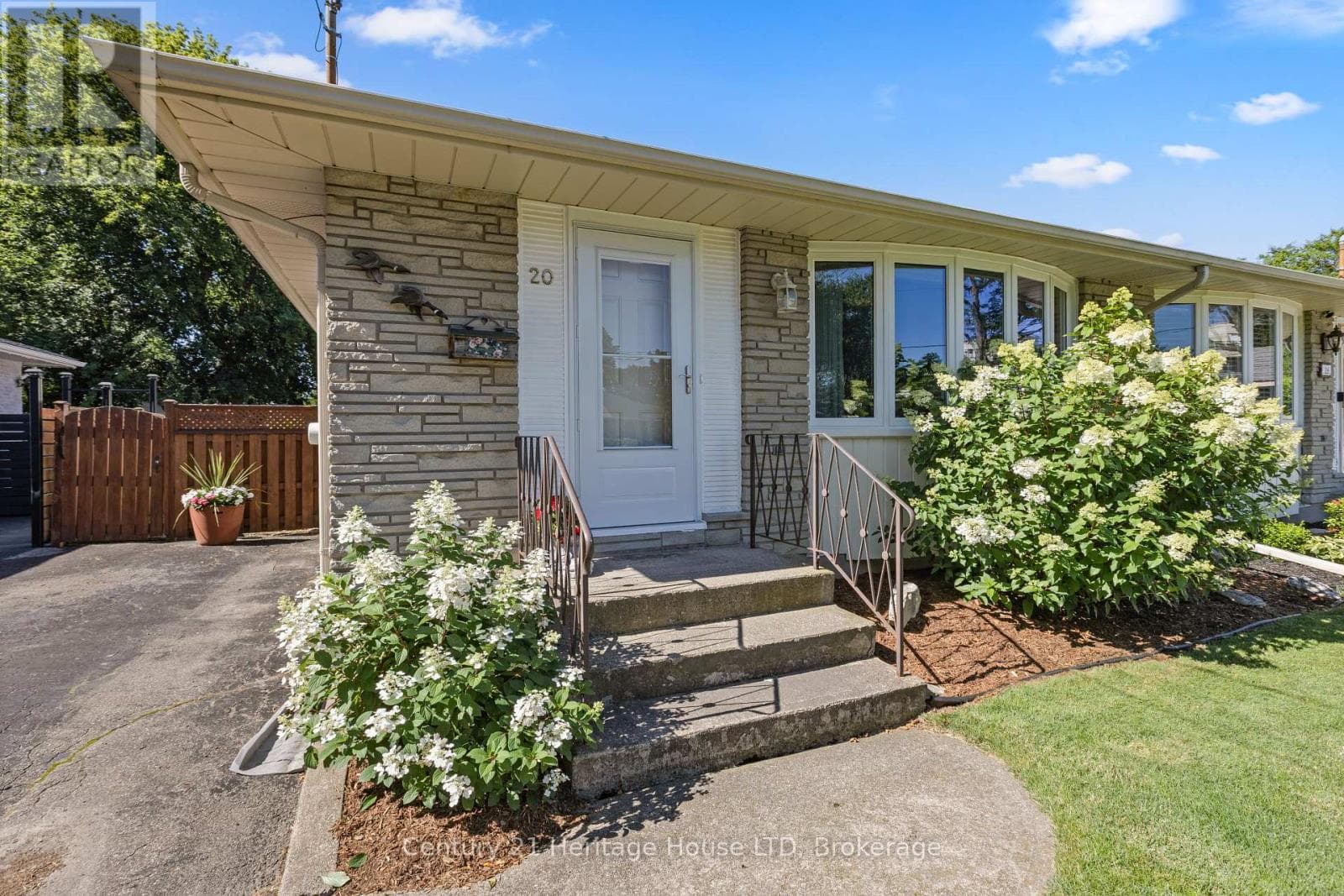 Single Family at 20 Cypress Street, St. Catharines (Lakeport), Ontario - Photo 2 - RE/MAX Garden City Realty