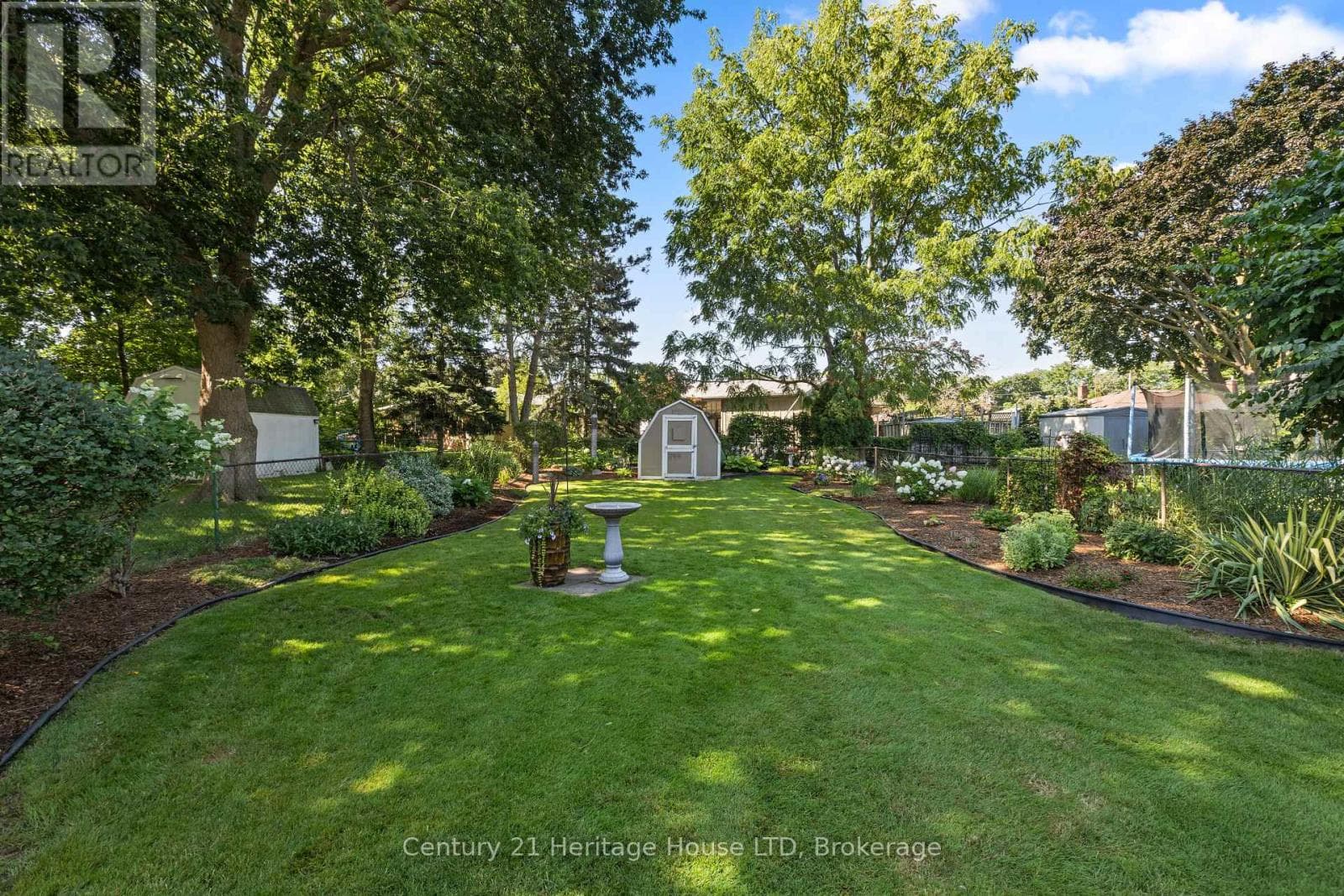 Single Family at 20 Cypress Street, St. Catharines (Lakeport), Ontario - Photo 4 - RE/MAX Garden City Realty