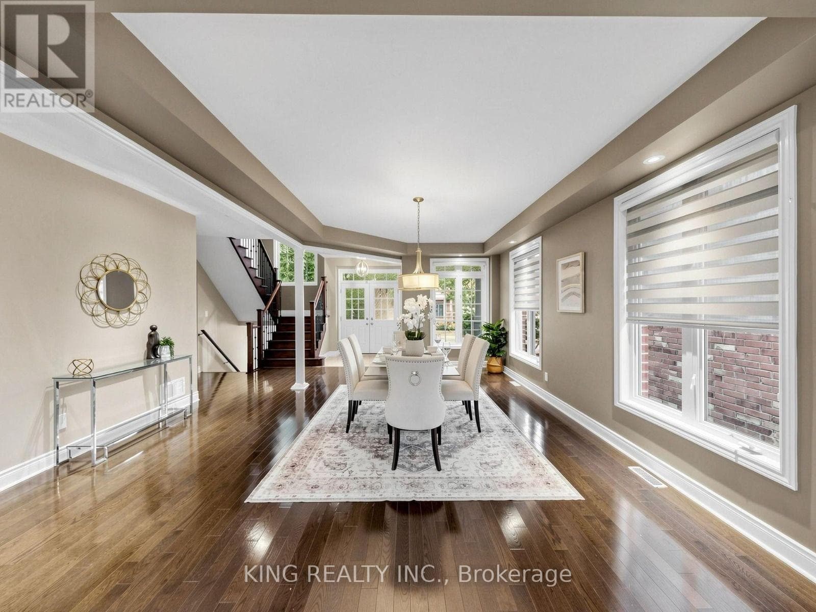 Single Family at 939 Goring Circle, Newmarket (Stonehaven-Wyndham), Ontario - Photo 6 - RE/MAX Garden City Realty