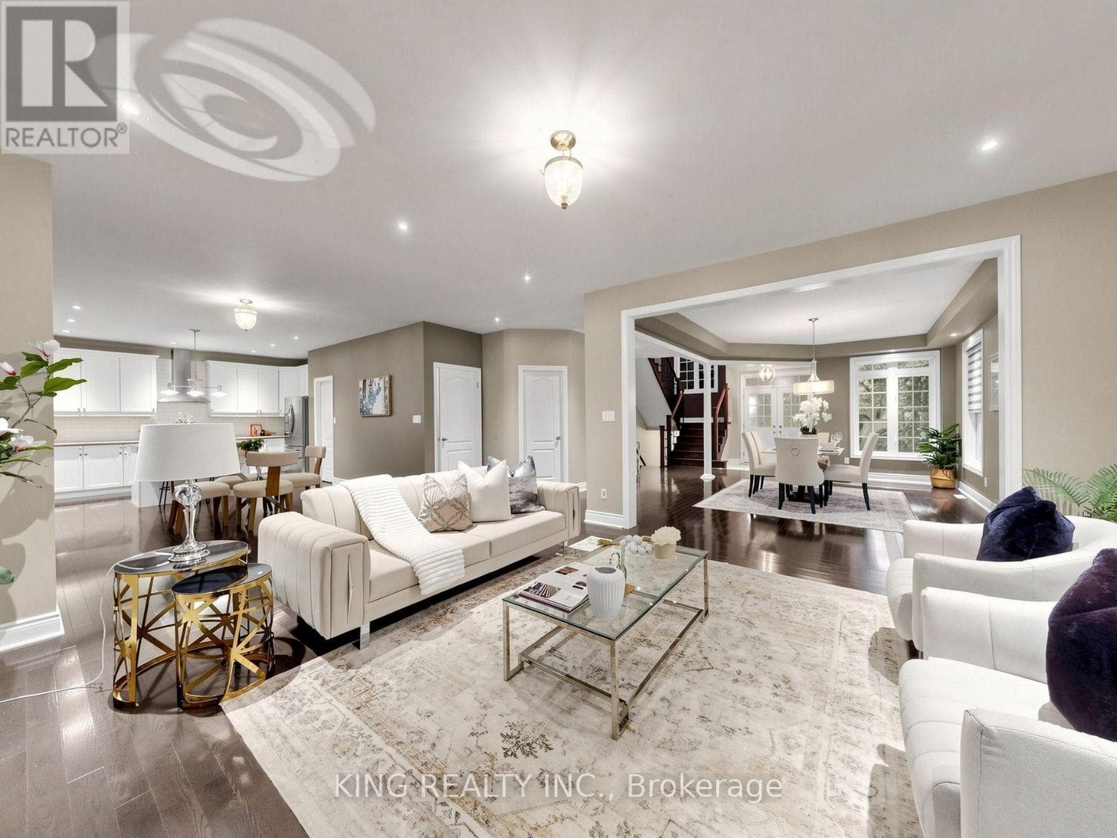 Single Family at 939 Goring Circle, Newmarket (Stonehaven-Wyndham), Ontario - Photo 7 - RE/MAX Garden City Realty