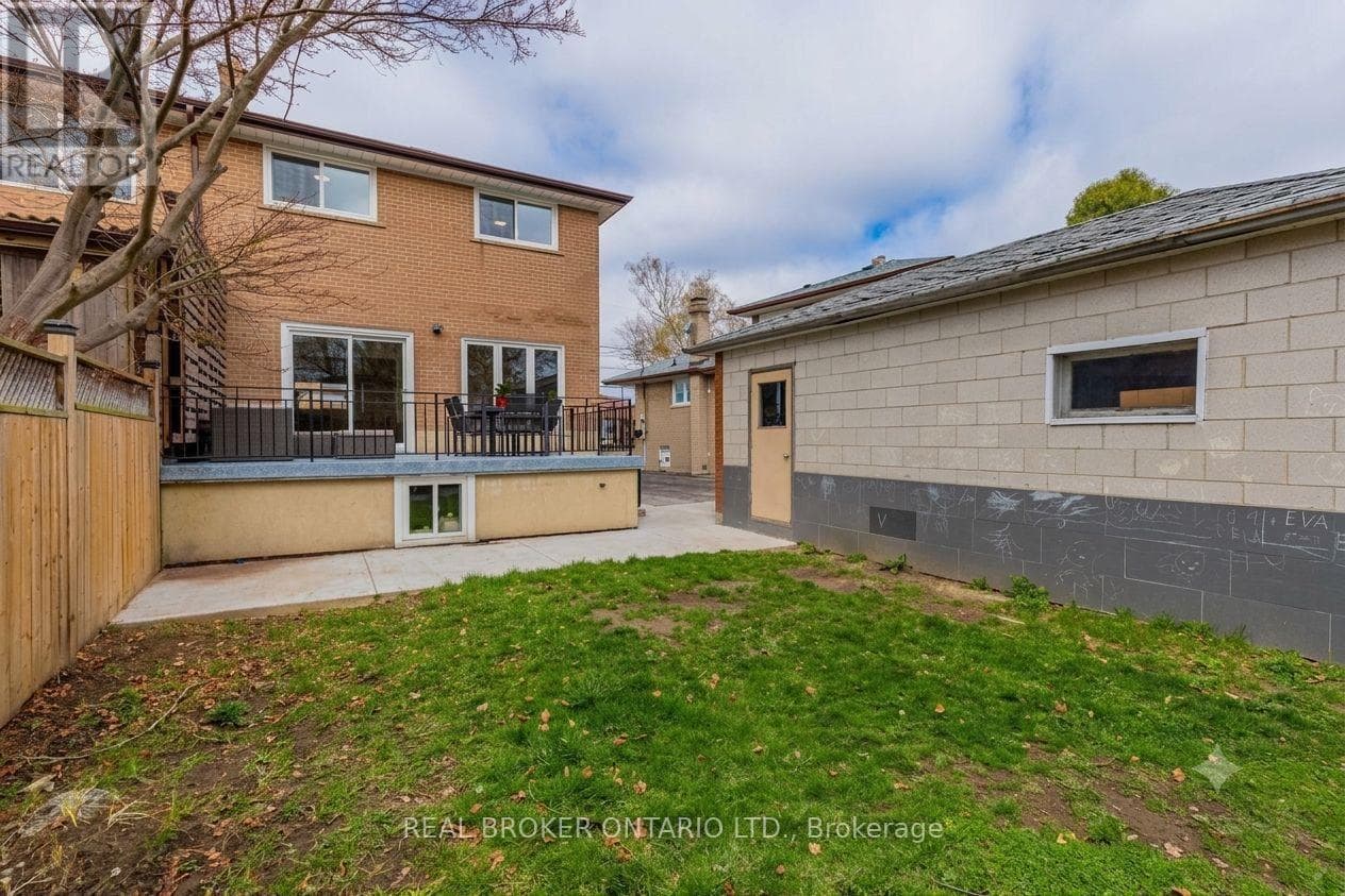 Single Family at Upper- 25 Newlin Crescent, Toronto (Glenfield-Jane Heights), Ontario - Photo 10 - RE/MAX Garden City Realty