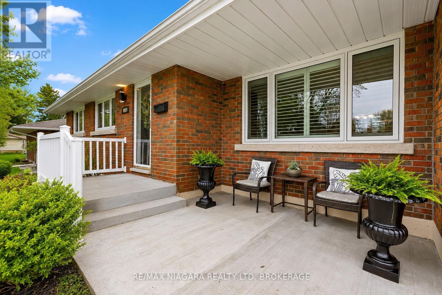 Single Family at 5938 Stevens Street, Niagara Falls (Cherrywood), Ontario - Photo 4 - RE/MAX Garden City Realty