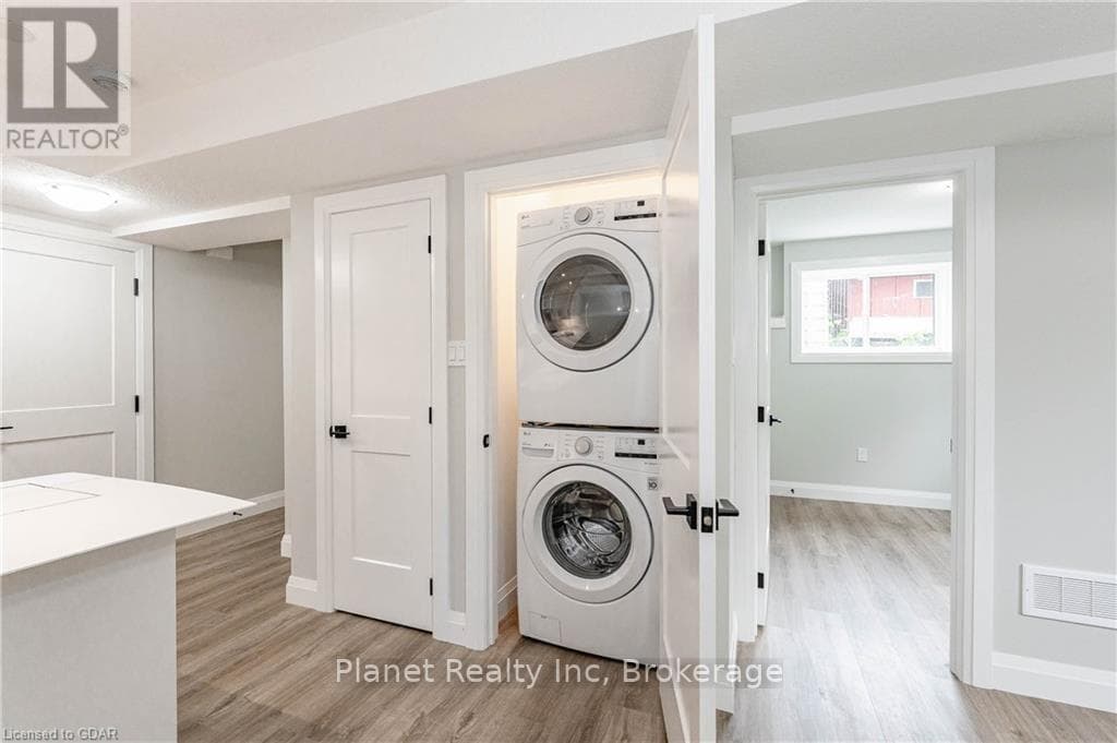 Single Family at 2- 330 Exhibition Street, Guelph (Exhibition Park), Ontario - Photo 10 - RE/MAX Garden City Realty