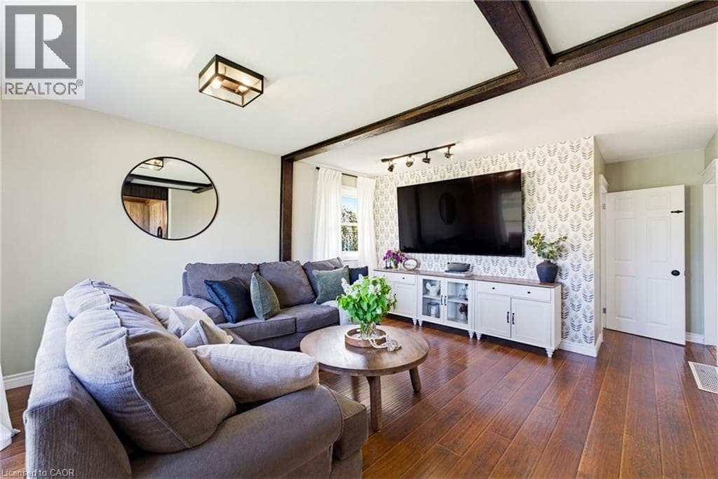 Single Family at 1810 CREAM Street, Pelham, Ontario - Photo 4 - RE/MAX Garden City Realty