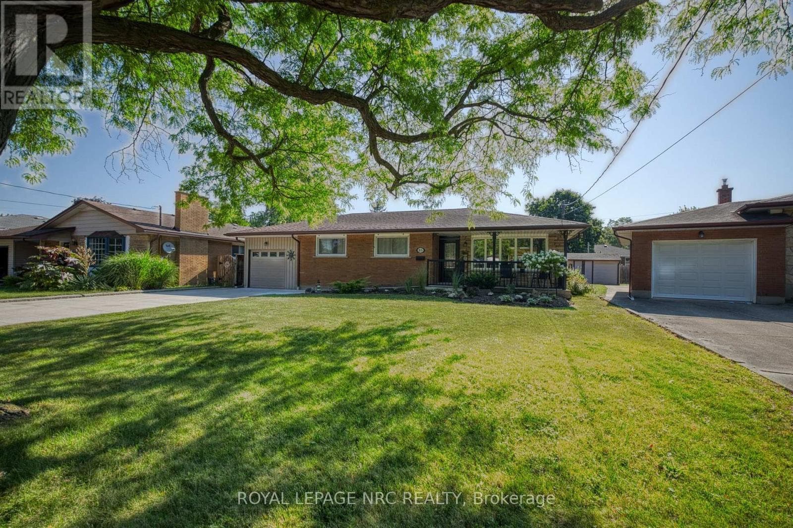 Single Family at 85 Regent Drive, St. Catharines (Vine/Linwell), Ontario - Photo 2 - RE/MAX Garden City Realty