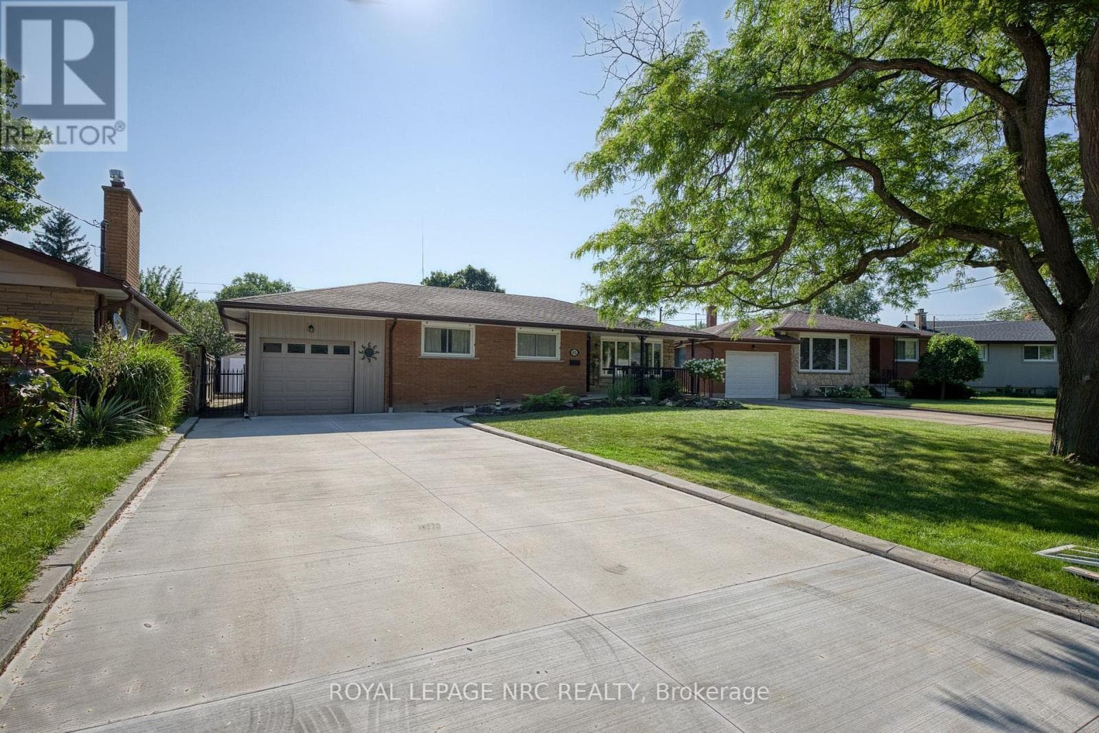Single Family at 85 Regent Drive, St. Catharines (Vine/Linwell), Ontario - Photo 3 - RE/MAX Garden City Realty