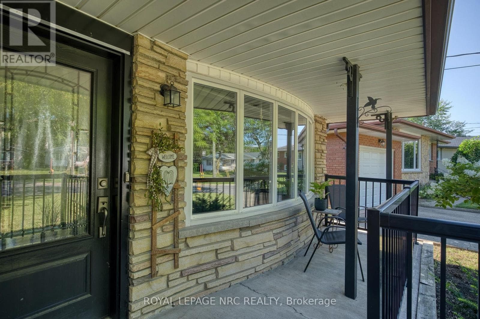 Single Family at 85 Regent Drive, St. Catharines (Vine/Linwell), Ontario - Photo 4 - RE/MAX Garden City Realty