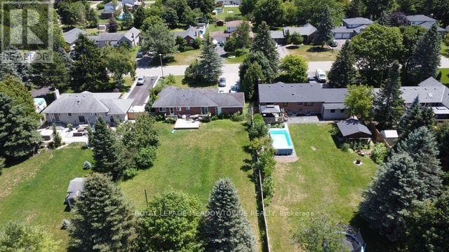 Single Family at 26 Davis Drive, Caledon (Alton), Ontario - Photo 2 - RE/MAX Garden City Realty