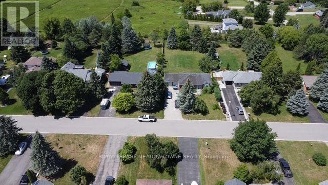 Single Family at 26 Davis Drive, Caledon (Alton), Ontario - Photo 4 - RE/MAX Garden City Realty