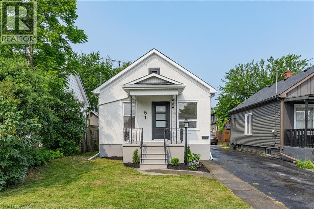 Single Family at 51 QUEEN Street, Thorold, Ontario - Photo 2 - RE/MAX Garden City Realty