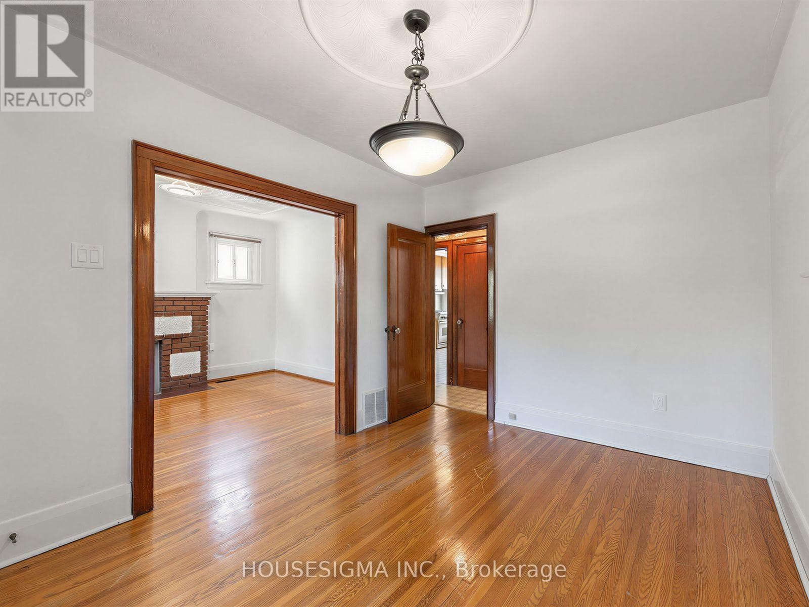 Single Family at 491 Hopewell Avenue, Toronto (Briar Hill-Belgravia), Ontario - Photo 6 - RE/MAX Garden City Realty