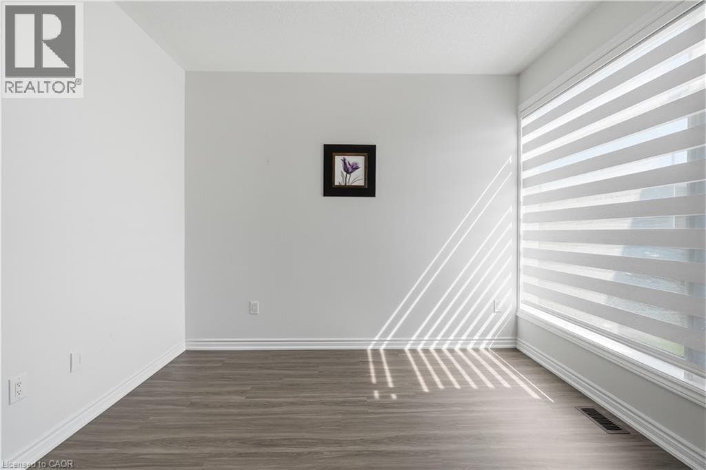 Single Family at 147 MIDLAND Place, Welland, Ontario - Photo 5 - RE/MAX Garden City Realty