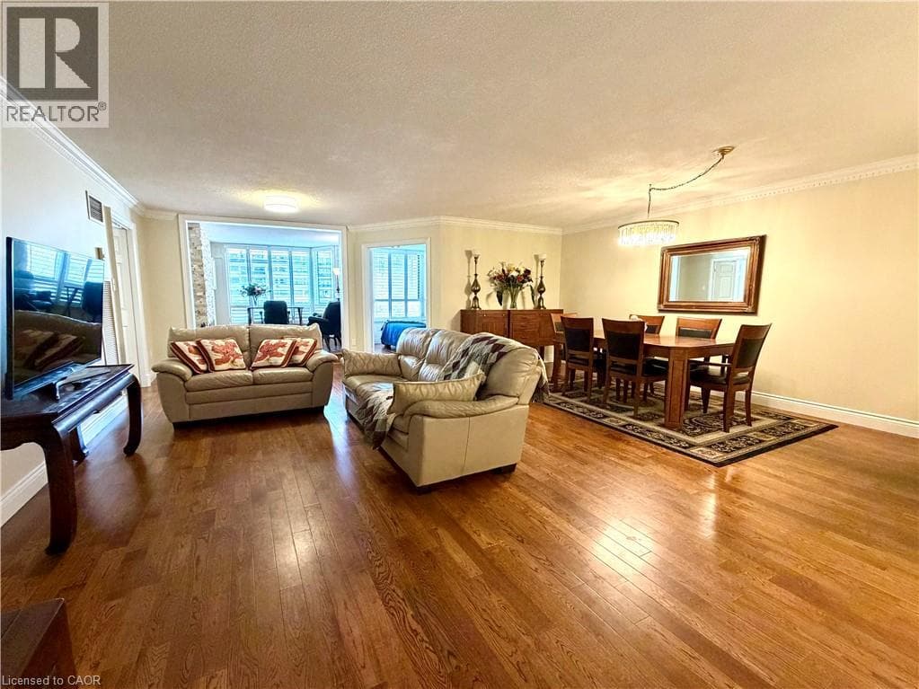 Single Family at 602- 130 CARLTON Street, Toronto, Ontario - Photo 6 - RE/MAX Garden City Realty