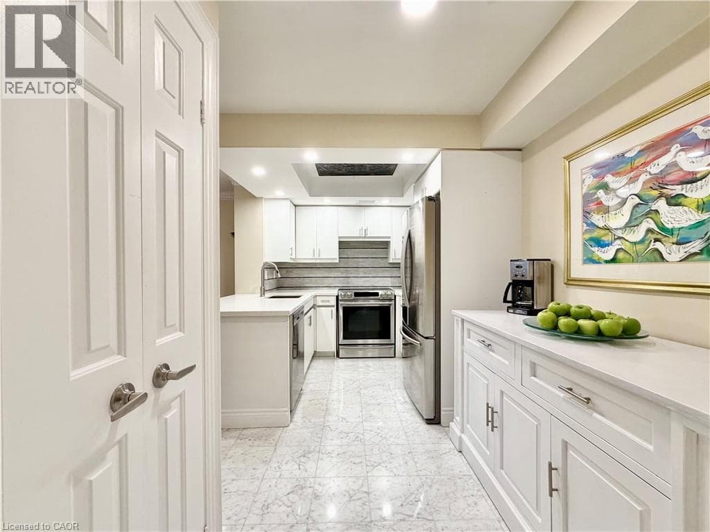 Single Family at 602- 130 CARLTON Street, Toronto, Ontario - Photo 4 - RE/MAX Garden City Realty