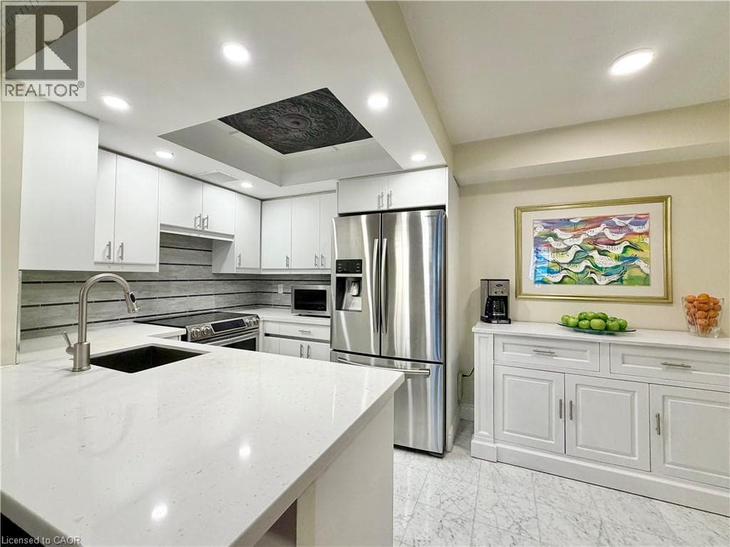 Single Family at 602- 130 CARLTON Street, Toronto, Ontario - Photo 5 - RE/MAX Garden City Realty