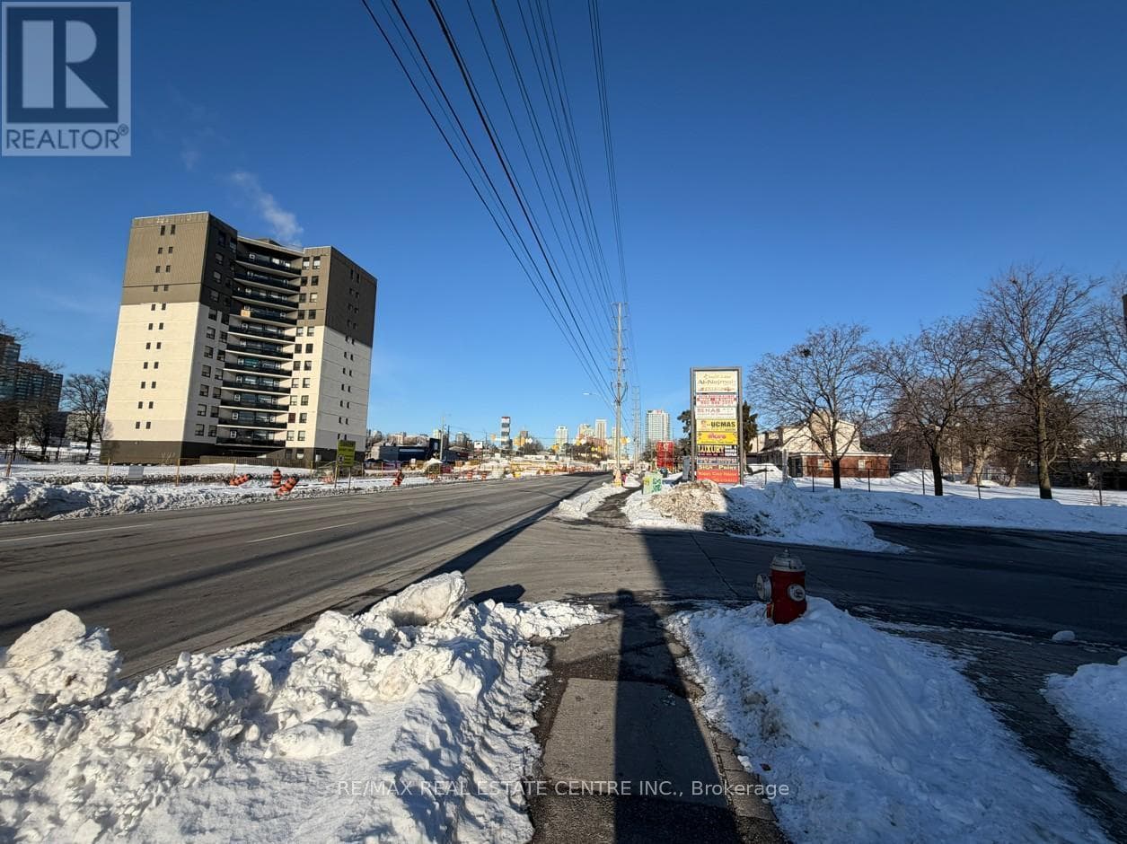 12- 3085 Hurontario St Street