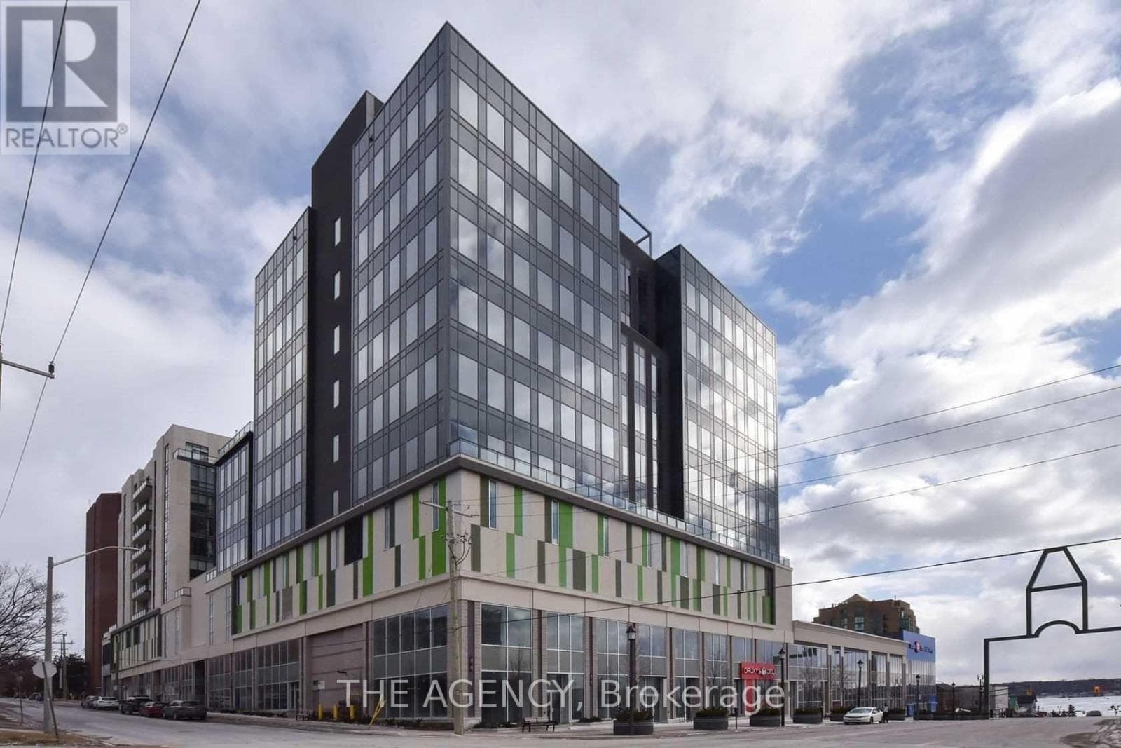 611- 111 Worsley Street