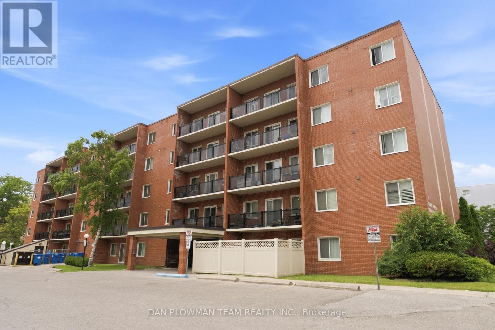 204- 131 Taunton Road