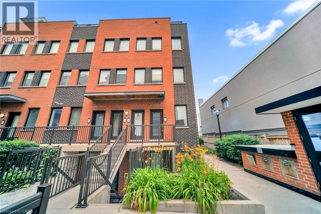 29- 869 WILSON Avenue