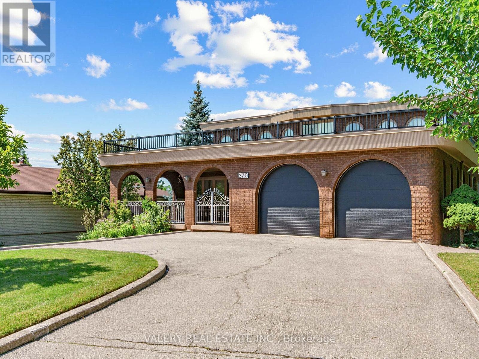 370 Maple Leaf Drive