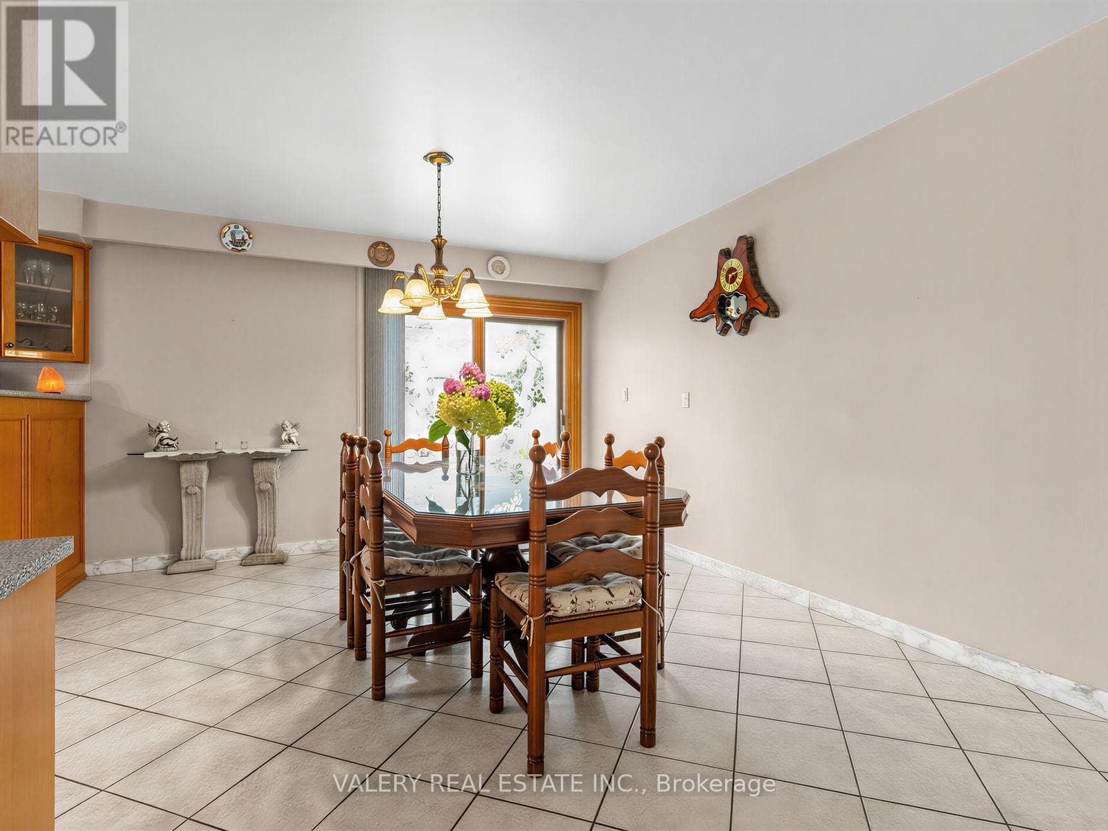 Single Family at 370 Maple Leaf Drive, Toronto (Maple Leaf), Ontario - Photo 10 - RE/MAX Garden City Realty