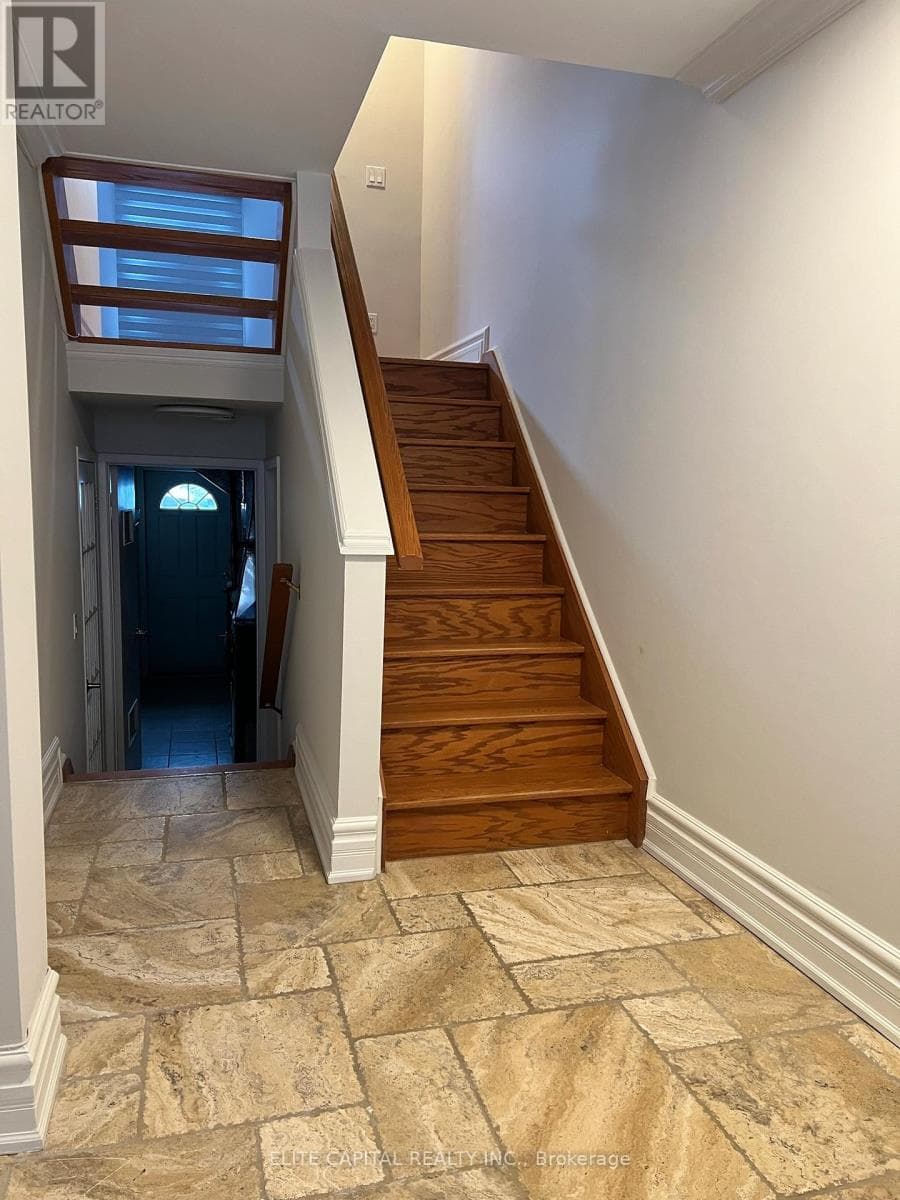 Single Family at 124 Wagon Trail Way, Toronto (Pleasant View), Ontario - Photo 2 - RE/MAX Garden City Realty
