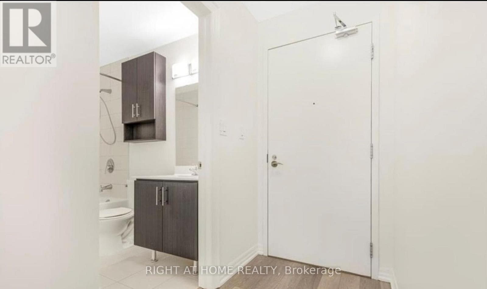 Single Family at 607- 111 Worsley Street, Barrie (City Centre), Ontario - Photo 8 - RE/MAX Garden City Realty