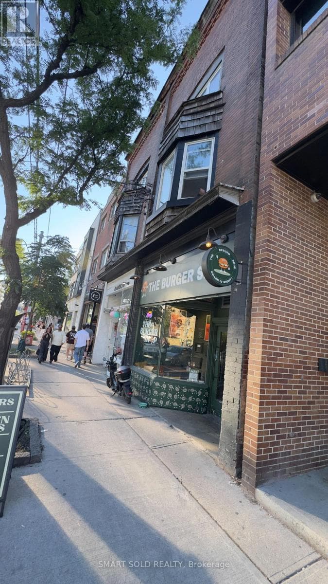 960 Queen Street