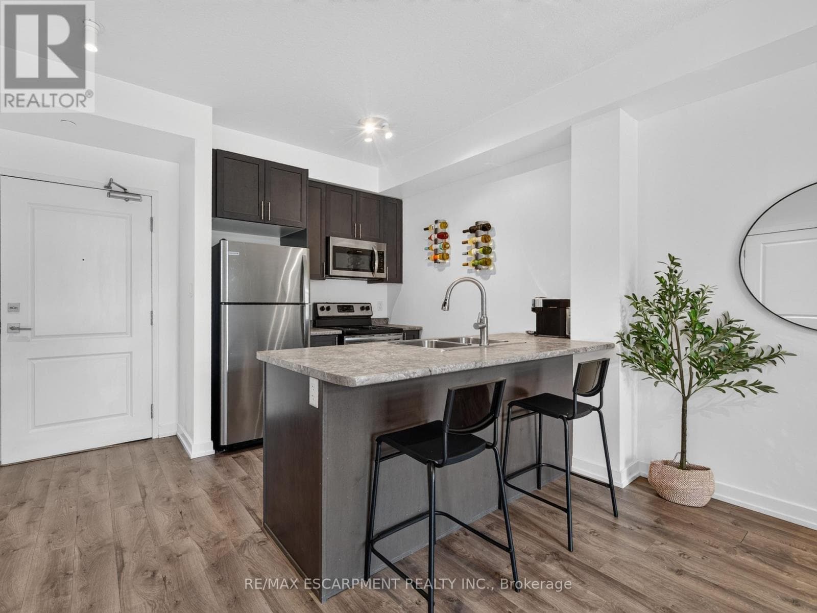 123- 101 Shoreview Place