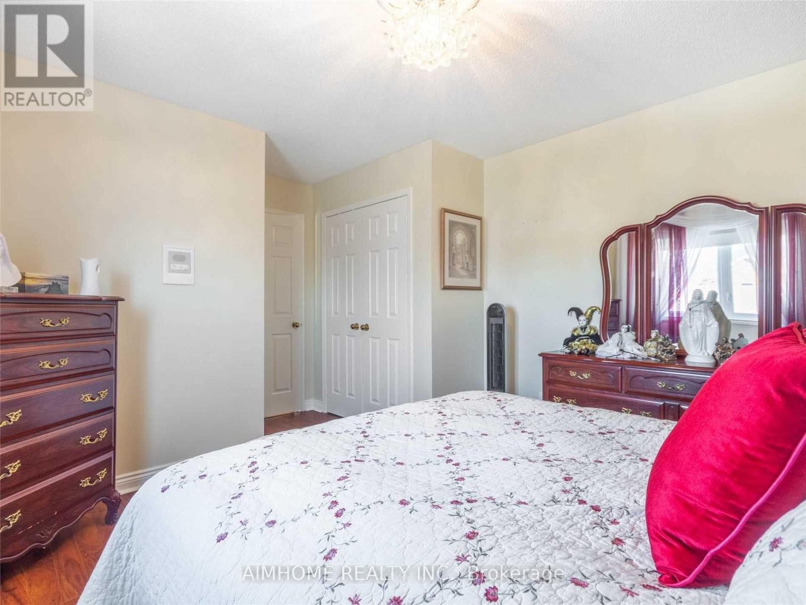 Single Family at 843 Corbett's Road, Oshawa (Pinecrest), Ontario - Photo 3 - RE/MAX Garden City Realty