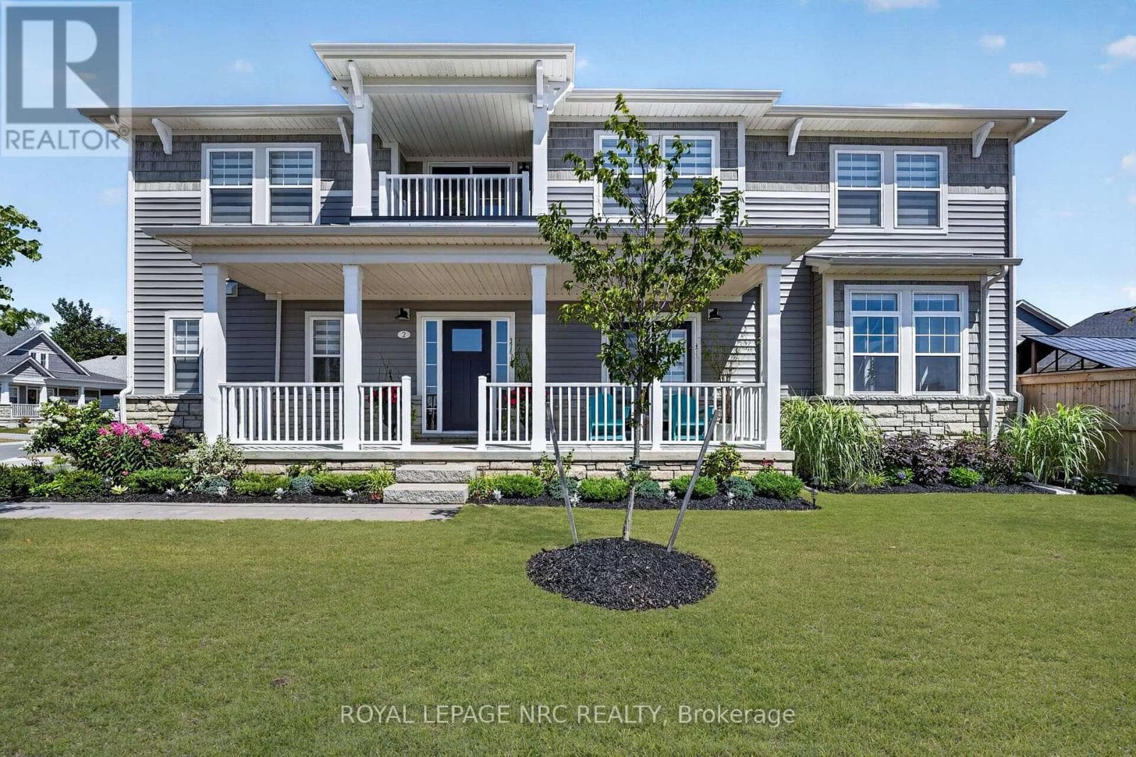 2 Beachwalk Crescent