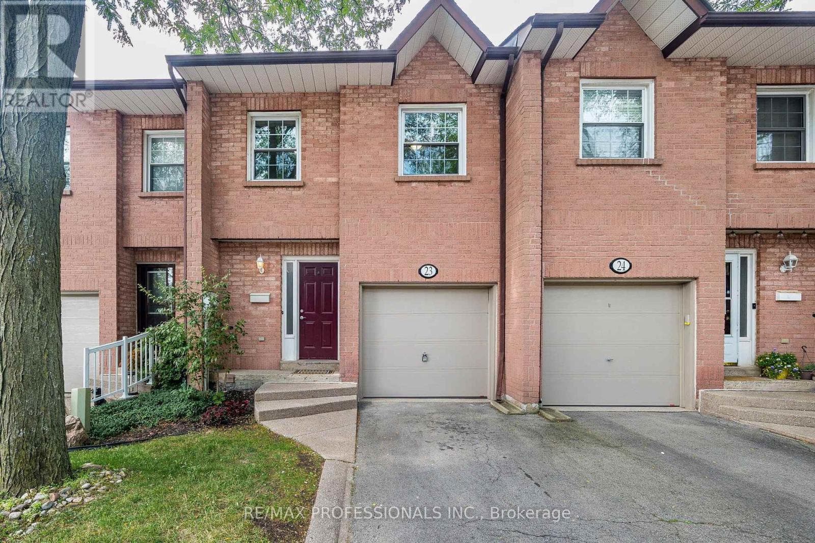 23- 2004 Glenada Crescent