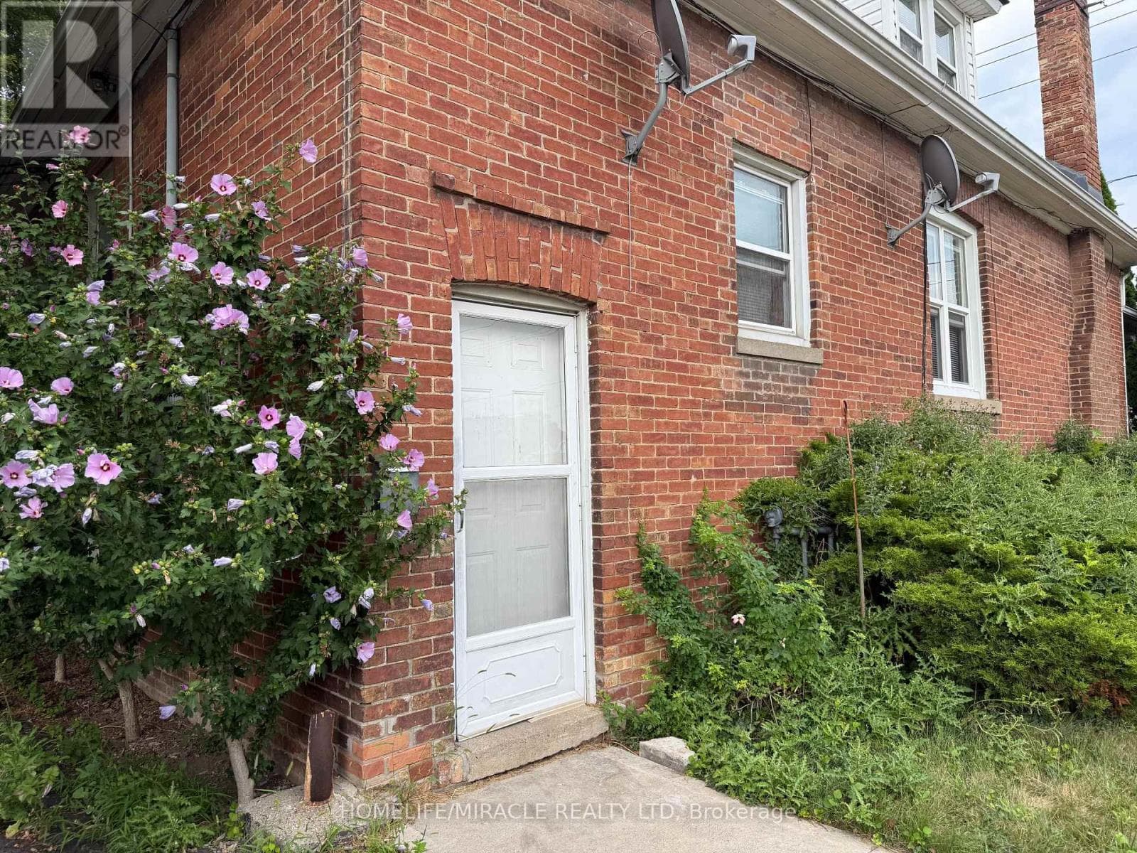 Multi-family at 201 Grand Avenue, Chatham-Kent (Chatham), Ontario - Photo 4 - RE/MAX Garden City Realty
