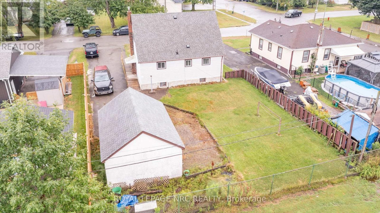 Single Family at 215 Knoll Street, Port Colborne (Main Street), Ontario - Photo 5 - RE/MAX Garden City Realty