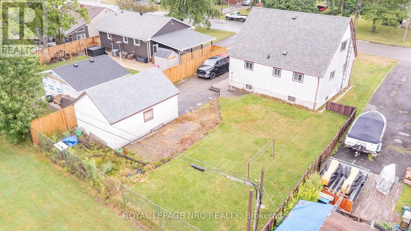 Single Family at 215 Knoll Street, Port Colborne (Main Street), Ontario - Photo 6 - RE/MAX Garden City Realty